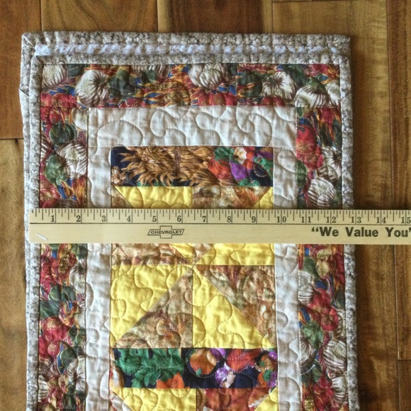 ✔️ Beautiful Fall Handcrafted Quilted Tablerunner - Picture 5 of 5